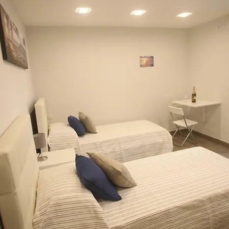 Garibaldi Station 2Punto0 Bed and Breakfast Napels Buitenkant foto